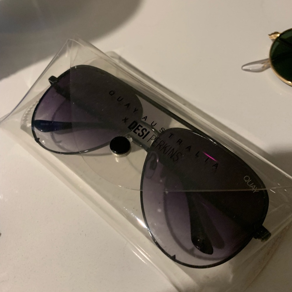 QUAY SUNNIES